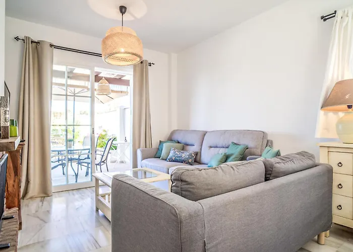 בית נופש Cozy In With Kitchen נרחה