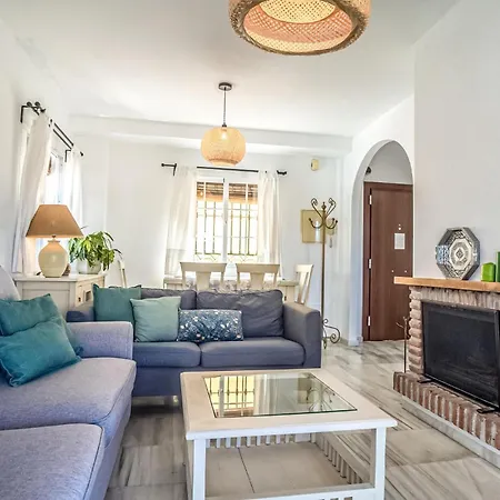 Vakantiehuis Cozy In With Kitchen Nerja